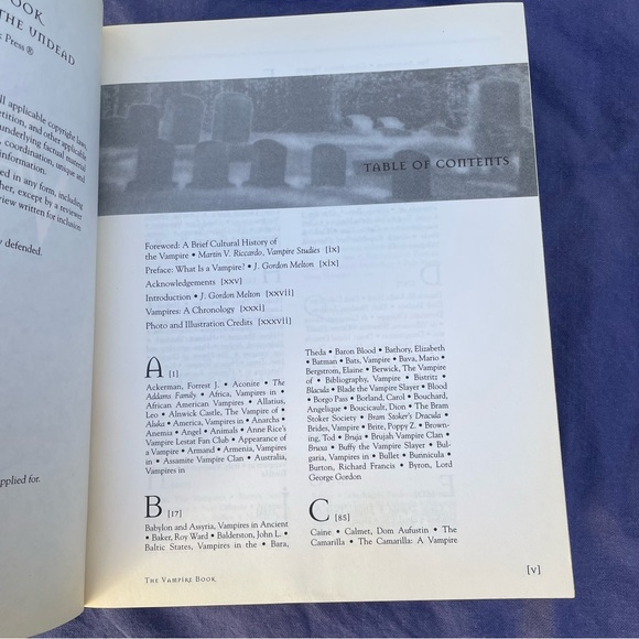 Vampire Encyclopedia Book Melton Halloween - Picture 13 of 14